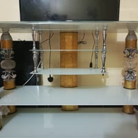 ميز تلفزون نضيف جدا ولا اي كسر بي  سعر 50 الف 07825538887