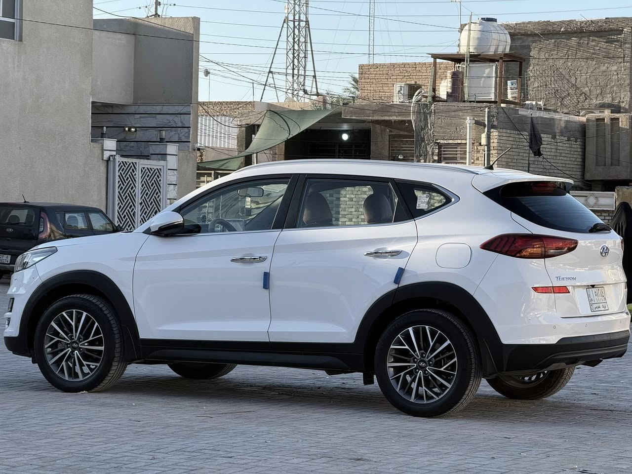 للبيع مكاني كربلاء السيارة بأسمي تحويل مباشر رقم السيارة كربلاء توسان ٢٠٢٠ خليجية مكفولة كفالة عامة، بدون تبديل ولا صبغ، 
بصمة تشغيل وبصمة ابواب
الداخل صاج ملكي وكشنات جلد
محرك ٢٠٠٠ دوش
كشنات كهرباء
حساسات خلفية وجانبية
كامرة 
ماشية ٧٨ الف كيلو متر
ثلاث وضعيات قيادة، اقتصادي ايكو، رياضي واعتيادي
مري شفط
تبريد قطعتين
اشاير بالمري
لدات امامية نهارية قوية
شاشة كبيرة، اندرويد كار بلي وايفون كار بلي
لايت امامي خمس عدسات
شاشة تحكمات وأعطال
السعر ٢١٥  الشراي يتصل على الرقم 
  ***********
