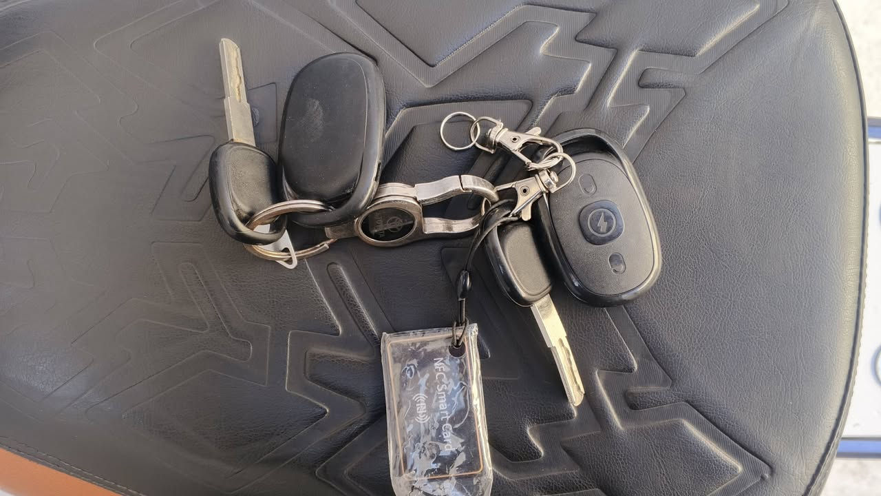 للبيع ماطور R9  بطاريات 5شرط الفحص وايرمنيه شغاله 
صطابات شغاله نظافه الماطور ١٠٠٪  
ماطور كامل ماناقصه شي 
السعر ٣٠٠ وبي مجال للطيبين ماشراي لا تراسلني


**إذا كنت صاحب هذا الإعلان وتريد حذفه لأي سبب، رجاءا أرسل رسالة إلى الدعم الفني**