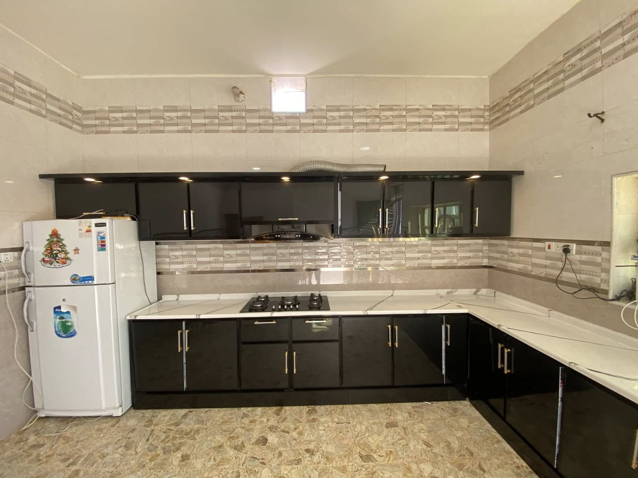 }
🔹 معمل ألمنيوم الوليد 🔹  

متخصصون في:  
• إنشاء المطابخ الألمنيوم بجميع التصاميم الحديثة.  
• تصنيع العارضات.  
• أعمال التصليح والصيانة.  
• العمل على كافه الألوان والقياسات حسب الطلب.

عمل متقن وخبرة في التنفيذ مع أفضل الأسعار.

📞 للحجز والاستفسار:  
***********  
***********  

📍 العنوان: مجاور الوقف السني
