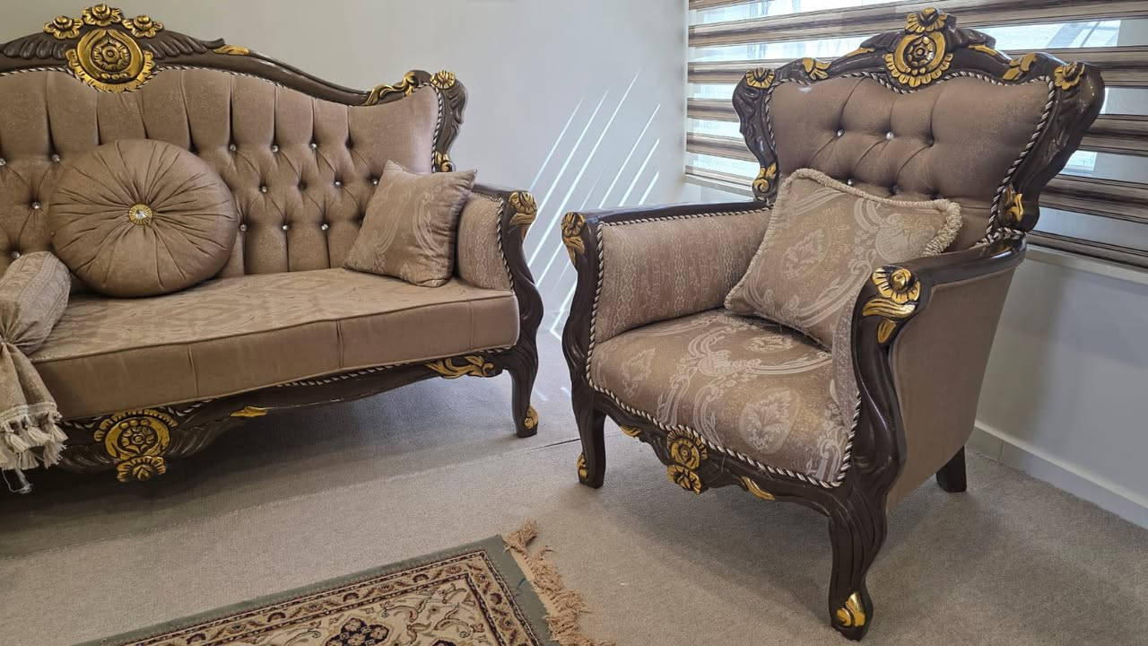 نص تخم للبيع
قنفة وكراسي عدد ٢
نظيف جدااااا
السعر المطلوب ٦٠٠

+964 780 230 8638
