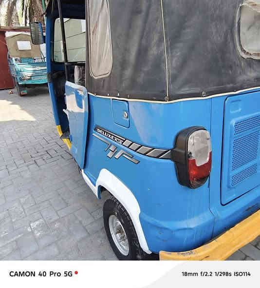 السلام عليكم تيك تيك موديل 22 بيها بارد بالصفحه والباقي كفاله عامه ماكينه مقفوله بيها تخم تاير جبلي ثلاثه جديد رقم سنويه نظيفه كلش مكاني البصرة الحيانية سعرها ٧٣٠٠ وبيهة مجل  ***********
