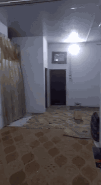 بيت حواسم للبيع خلف مجمع الرحمه غرب شبكه اتصالات مرتضى زياره بالبارك يحتوي ع2غرف هول  وصاله ومطبخ وديوان وحمامات خارجيه وداخليه سقف سندويج ارضيه سيراميك لبيت مرتب السعر 18وبي مجال ***********
