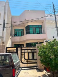 مشتمل للبيع في حي الجامعة مساحه 125م طابقين وبيتونه   يحتوي الطابق الا...