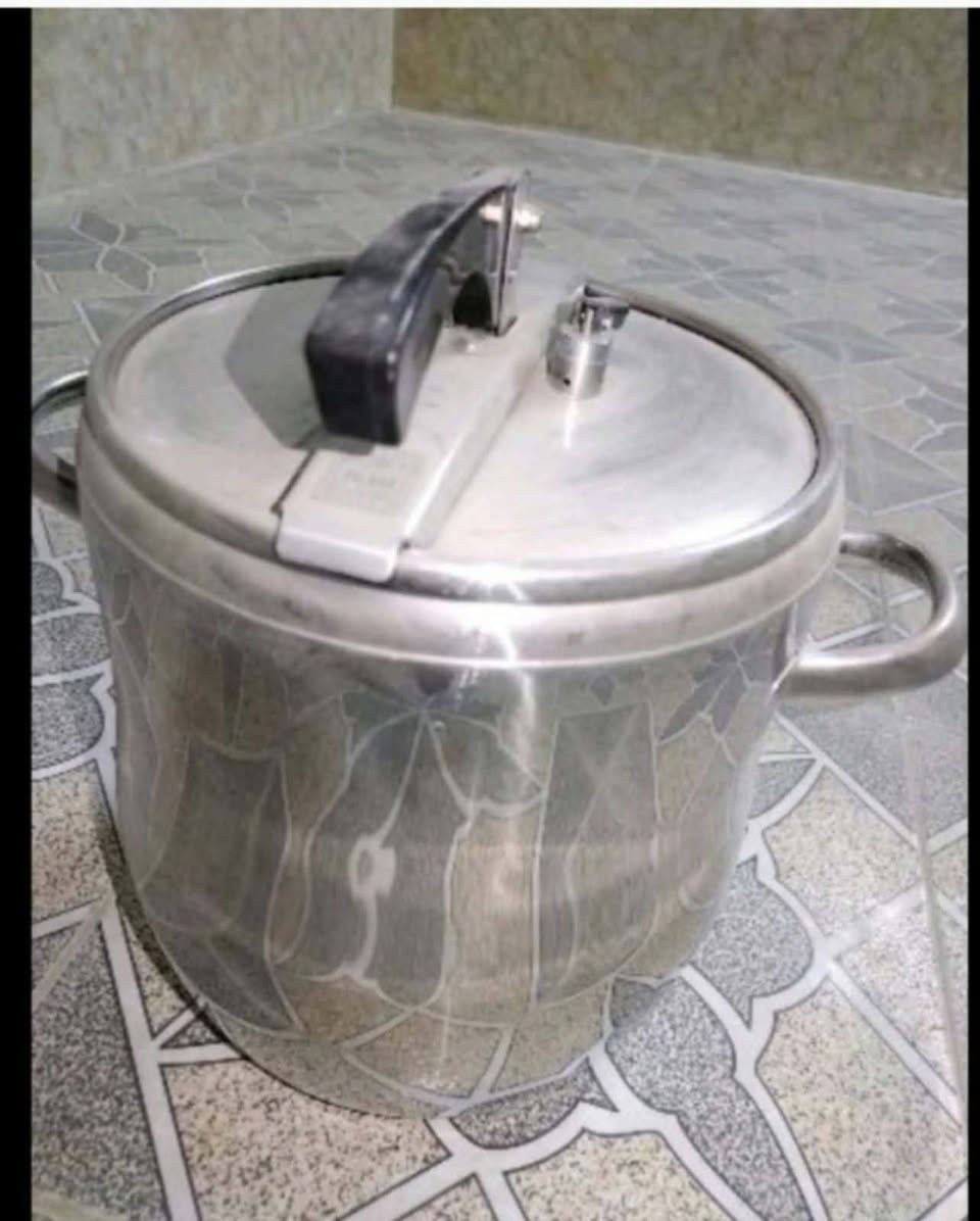 بسم الله الرحمن الرحيم
ئەم عەشیانە بۆڤرۆشتن
ساووناکە بۆ ئینزیلاق وو ڤەقرات زۆر باشە سعری پەنجا هەزار
بووخارەکە بیست پێنچ
مەنچڵی هەڵمەکەبیست وو پێنج شووێن هەوولێر


**إذا كنت صاحب هذا الإعلان وتريد حذفه لأي سبب، رجاءا أرسل رسالة إلى الدعم الفني**