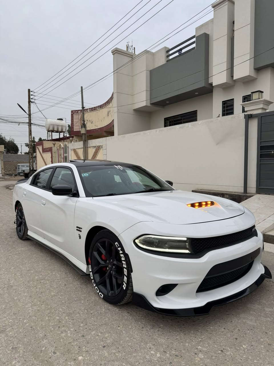 اليدور نضيف جارجر 2017 فول واحد على واحد سكات باك 6400 ستوك على وضع الشركه ماملعوب بيها وضربتها خلفي 
جدا خفيفه بدون ايرباك رقم بغداد مداور ثاني يوم سعر ١٩٧ كير ومكينه مكفولات
ماشية ٩٨
مواصفات شاشه جبير تشغيل عن بعد
كشن هيتر استيرن هيتر 
شفتات استيرن
فتحه
تبريد ثلج
سياره خير من الله بدون اي مصرف
صور حادث موجود
اتصل وتدلل  *********** 
واتساب  ***********
