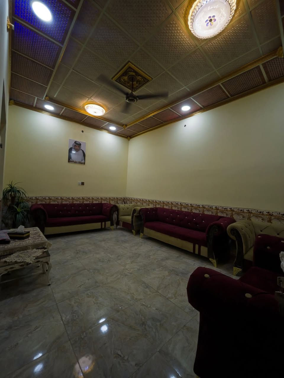 دار للبيع المساحة ١٠٠ متر طابقين بيع مستعجل
صب كونكريت 

حي الفداء قرب السريع فرع صيدلية الشغف قرب جامع ابو لبنان 

الطابق الاول استقبال صالة مطبخ وصحيات

الطابق الثاني ٣ غرف وصحيات 

للاستفسار ***********
