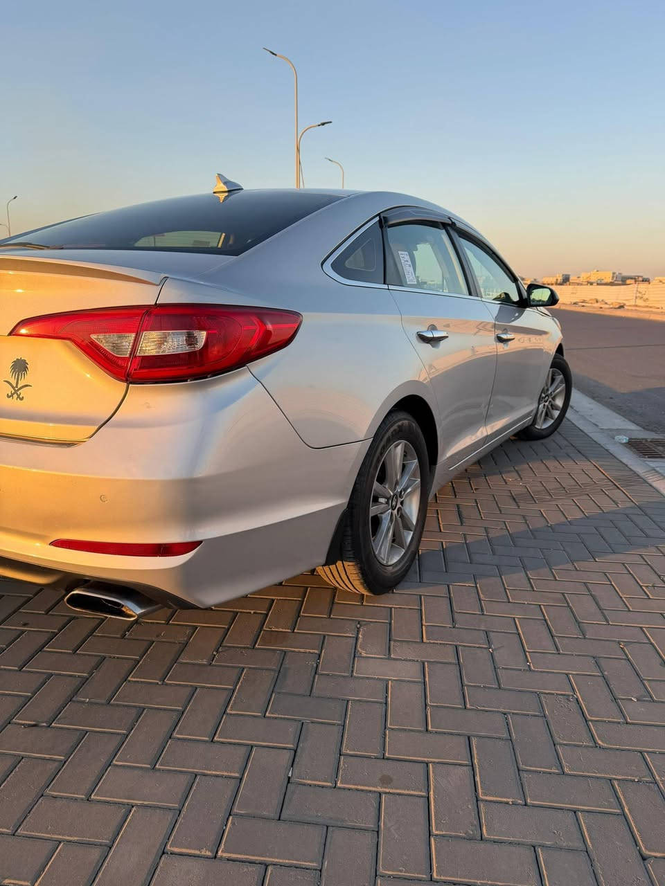 سلام عليكم
سوناته موديل 2015 ورارد امريكي
سيارة جاهزه خير من الله مكينه وكير كفاله لا  فتحو
كشناته نضيفه غرفته جديده كربائيات كله شغاله
تبريد ثلج سياره جديده تجي وشوف بعينك حدثه بسيط مكانه بصرة رقمه ذي قار مميز حرف أليف اي محفظه حول  راعيه بالبصرة سنويه 2027 بعده مامنتهيه سعر 115 $ رقم ***********
