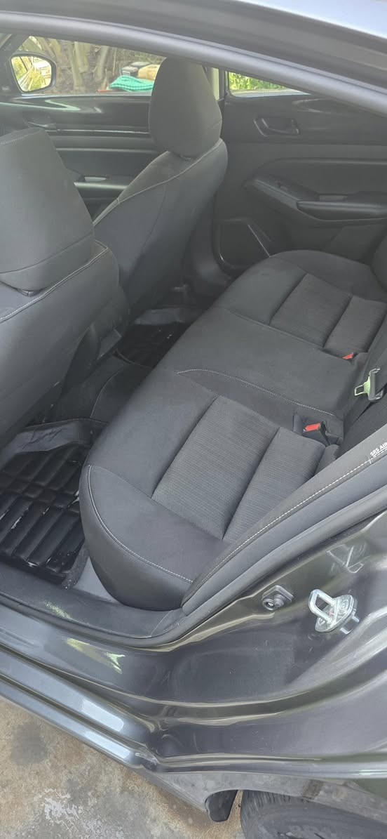 السلام عليكم السياره مراوس موديل 23 ضرر باب خلفي ربع من الباب والدعاميه الاماميه مصبوغه والباقي كفاله كامه ياريت مراوس مكينه 8 تحياتي لجميع
هاذا رقمي ***********
