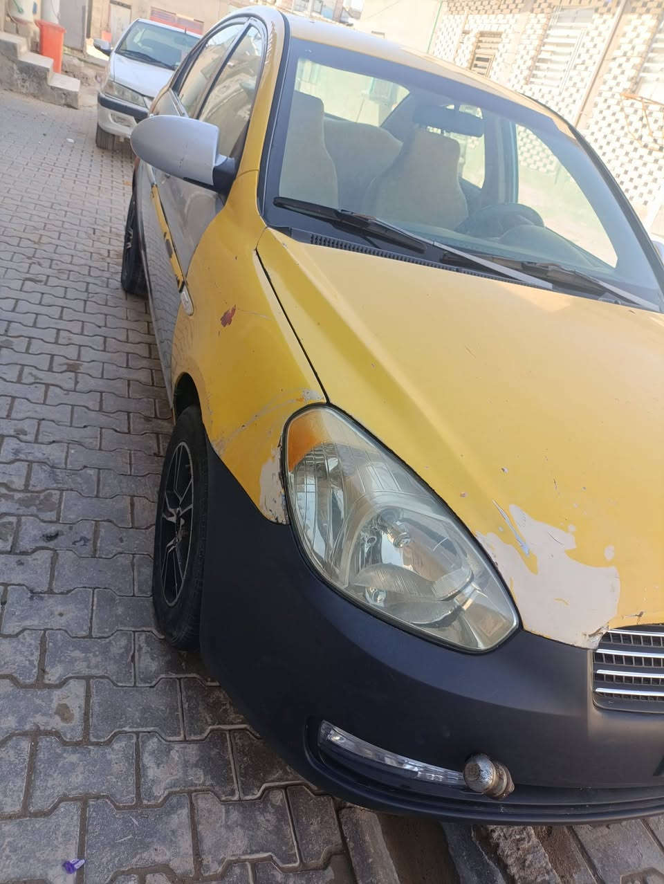 السلام عليكم  اكسنت موديل 9  البيع  رقم صدامي  عليه شارت حجز وارد خليجي  ستوني مسويله  تنكجيه عوزه بس صبغ   العنوان نجف  السعر 35 وبيه مجال الهاتف ***********
