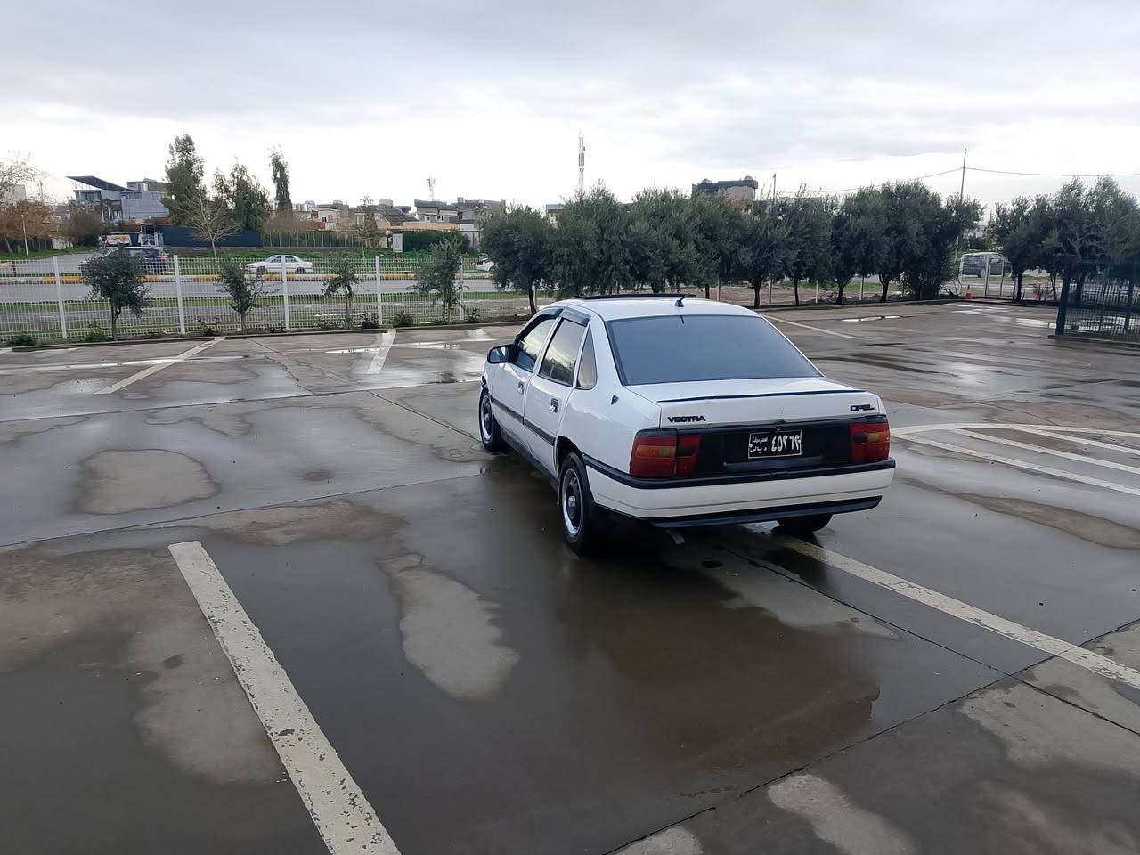 بۆفرۆشتن ڤیکترا مۆدیل92 مەکینە18 ئاڕم پلاستیک بەشەرتی اولیات مرور گێڕ و مەکینە بەشەرت تەقەوڕەقەی بەشەرت کارەبای کامل مەزبوت abs پاوەر سلایت بەرەدەرگا و دەژبولی نوێ تایەو ویلی نوێ دەعامی بۆ دەعامی بەشەرت بێ مەسرەف سعری23معامەلە***********
