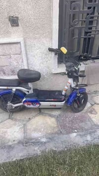 دراجه شحن بطاريات جديده السعر 200 قفل    بغداد  الغزاليه  07719456222