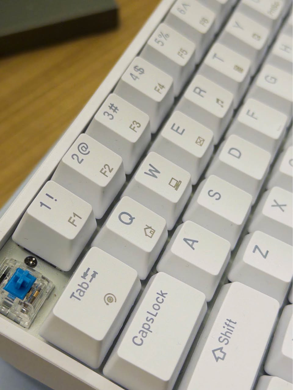 کیبۆردی KEMOVE تا بلێ کێبۆردێکی جوان و باشە بۆ گەیمینگ 
٠ رانگی لیدەکەی شینە 
٠بلو سويجه
٠وە بە نرخێکی گونجاو أربيل, العراق


**إذا كنت صاحب هذا الإعلان وتريد حذفه لأي سبب، رجاءا أرسل رسالة إلى الدعم الفني**