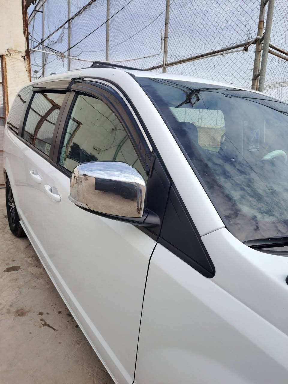 السلام عليكم
للبيع سياره دوج كرفان موديل (2018) سياره (كفاله عامه)
فول مواصفات Gt
رقم اربيل دولي
بسمي السياره
مداور ثاني يوم
تحكم ستيرن
تبريد 3 قطع
كشنات هيتر
كشنات تحكم  
ستيرن هيتر 
فرس بالوسط وفرس بالصدر
اشاير بالمري ونقط عمياء
منضومه زنون شمسي
هوك خلفي 
كير ومكينه خير من الله
سياره مالت بيت
مال جنايه 
اسبيرها منازل
السعر  وتفاصيل أكثر
اتصل ع رقم  *********** واتساب
ماجاوب ماسنجر اعتذر مكلف بالنشر
