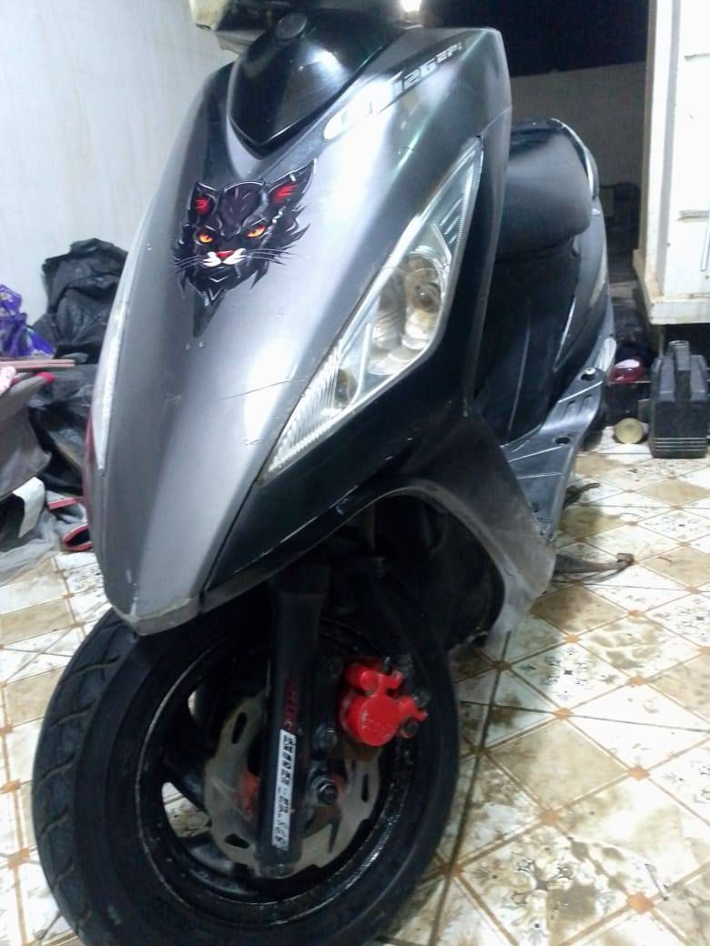 سلام عليكم مطور سايم جتي للبيع سعره ٢٥٠ وبي مجال لعنوان رمادي لملعب دور المخابرات رقم *********** واتساب او رصيد موجود اني
