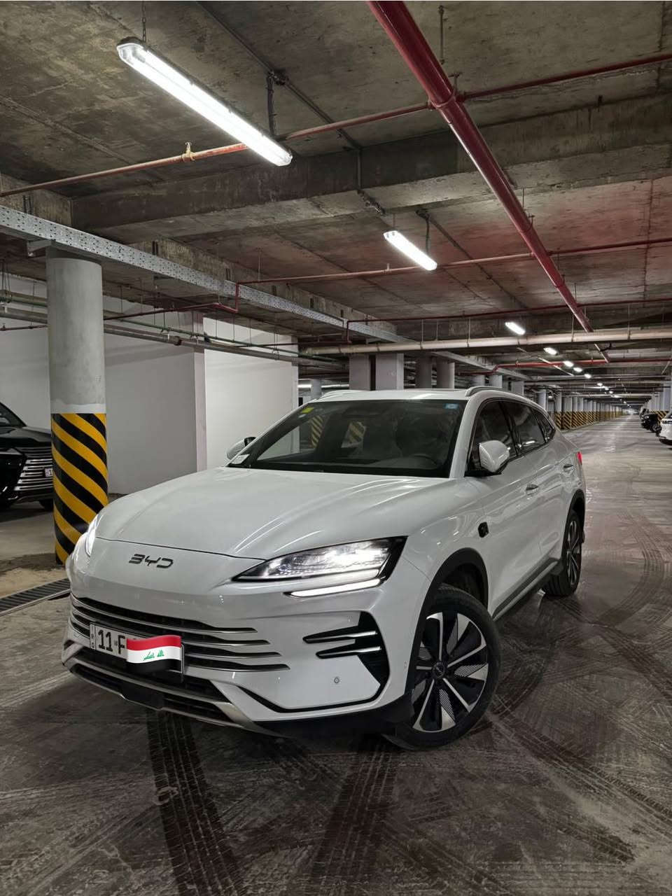 السلام عليكم 
بي واي دي سونك بلاس Byd  فول مواصفات song plus DM-i 2025 
1/1فول مواصفات 

رقم بغداد 

المسافة المقطوعه:- زيرو 

موديل :- 2025
تقطع مسافه في شحنه الواحده 120
بالبانزين 1600
نوع الطاقة: هجينة قابلة للشحن (Plug-in Hybrid)
شاشة عدادات رقمية للسائق
المقاعد الأمامية كهرباء 
فتحة سقف بانورامية 
 13 كامره محيطية
 داش كام
جنطة كهرباء 
تكييف هواء أوتوماتيكي مزدوج المناطق مع مخارج تكييف خلفية ومنفذ شحن USB
تصميم داخلي واسع بخمسة 5 مقاعد وخامات راقية جلد
إضاءة محيطية متعددة الألوان
مصابيح أمامية LED
عجلات ألمنيوم ثنائية اللون مقاس 19 بوصة
عنوان:بغداد 
للأستفسار :- ‭0776 027 8747‬
