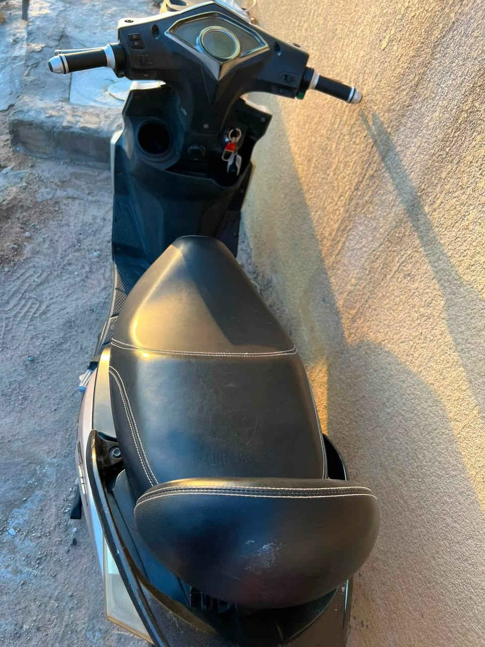 دراجة شحن ليما جاهزه كلشي مابيه بطاريات جديد درجه 100‎%‎
 
 كلشي  شغال بيه لايت زنون ترجع بك  

للبيع سعر 600 الف بيه مجال قليل شراي ومراوس دراجه 

شحن  حسب الرقبه   تواصل خاص او تصال ***********
