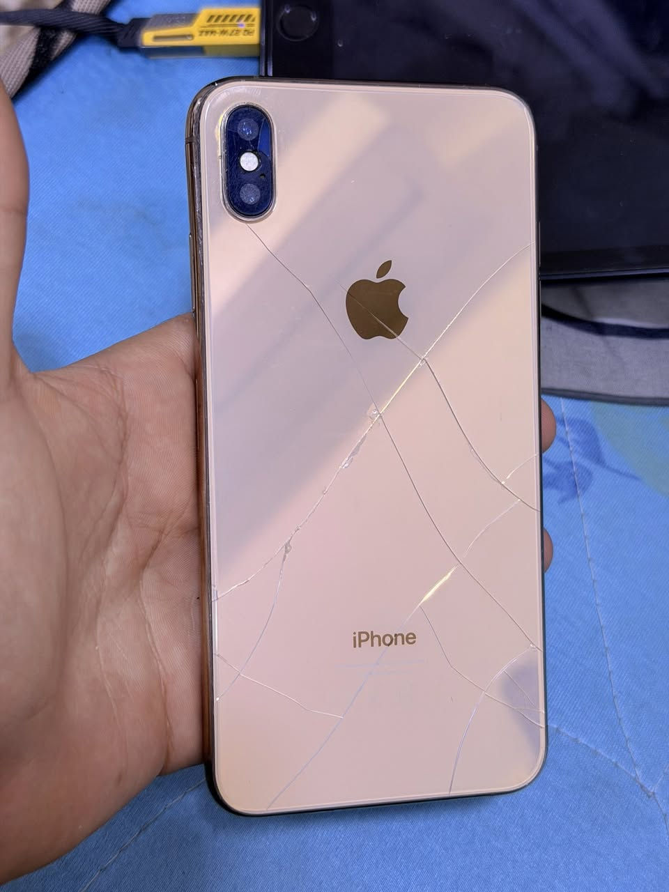 اكس ماكس مبدله شاشه بي فطر بالظهر
ذاكره 256 كلشي شغال عده الفيس ايدي يرادله تحديث 

ب150 

***********
