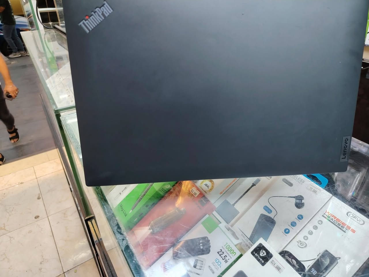 📢 عرض خاص لدى مكتب صدف
⚠️ ملاحظة: قطعة نادرة، متوفرة قطعة واحدة فقط
💻 Lenovo ThinkPad L14 Gen 3
🔹 المعالج: Core i7 الجيل 12
🔹 الذاكرة: 16GB DDR4
🔹 التخزين: 512GB SSD
🔹 الشاشة: 14.1 بوصة Full HD Touch
💰 السعر: 500,000 دينار عراقي فقط
🎁 الملحقات: ✔️ شاحن أصلي ✔️ حقيبة ✔️ ماوس
📍 العنوان: موصل المجموعة الثقافية – مجاور شركة طاقة
🚚 متوفر خدمة توصيل إلى جميع محافظات العراق
📞 للاستفسار: ***********

