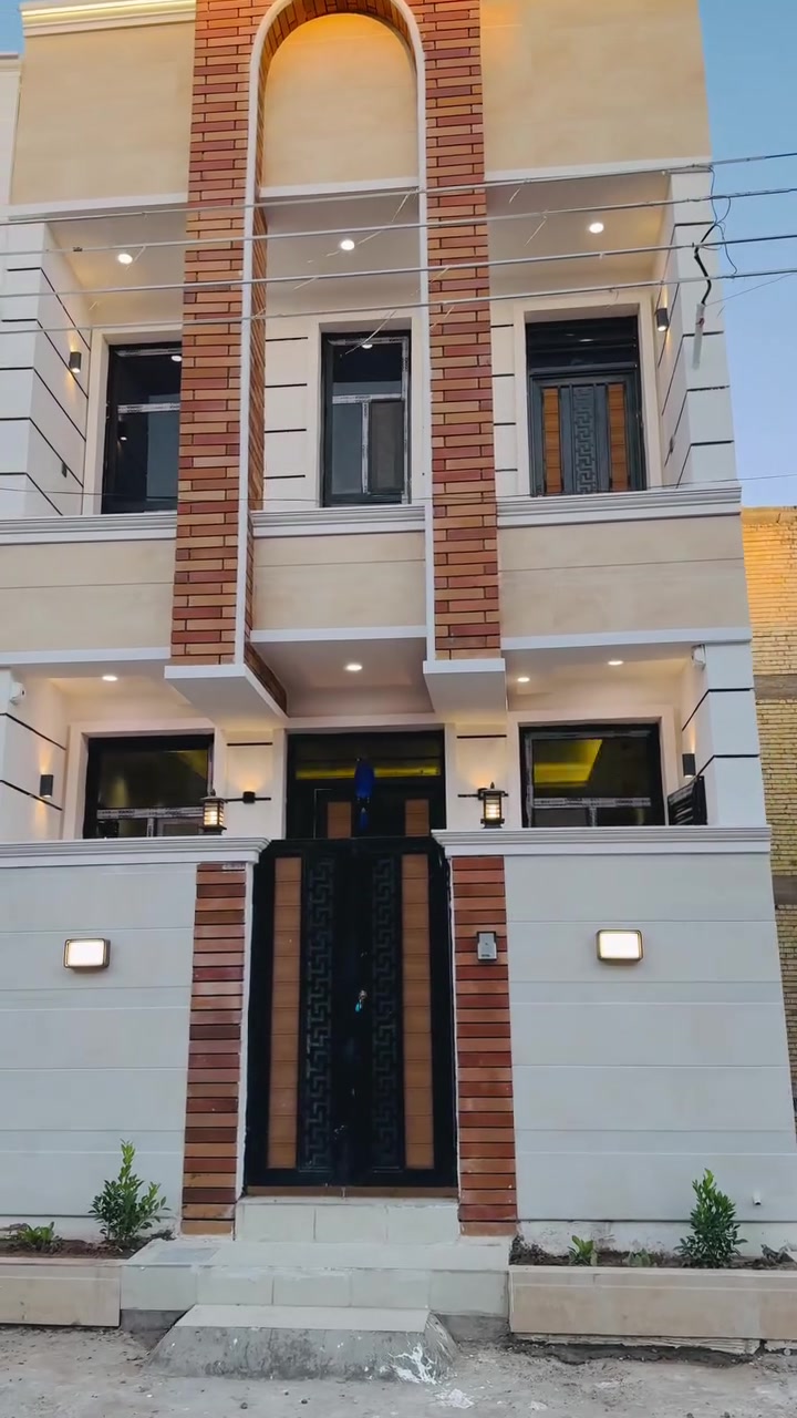 بيت 65 متر للبيع
الطي / شارع عباس الكهربائي 

طابقين ثلاث غرف نوم 

بناء درجه اولى طراز بغدادي 

بسعر 114 مليون 

هاتف ***********
