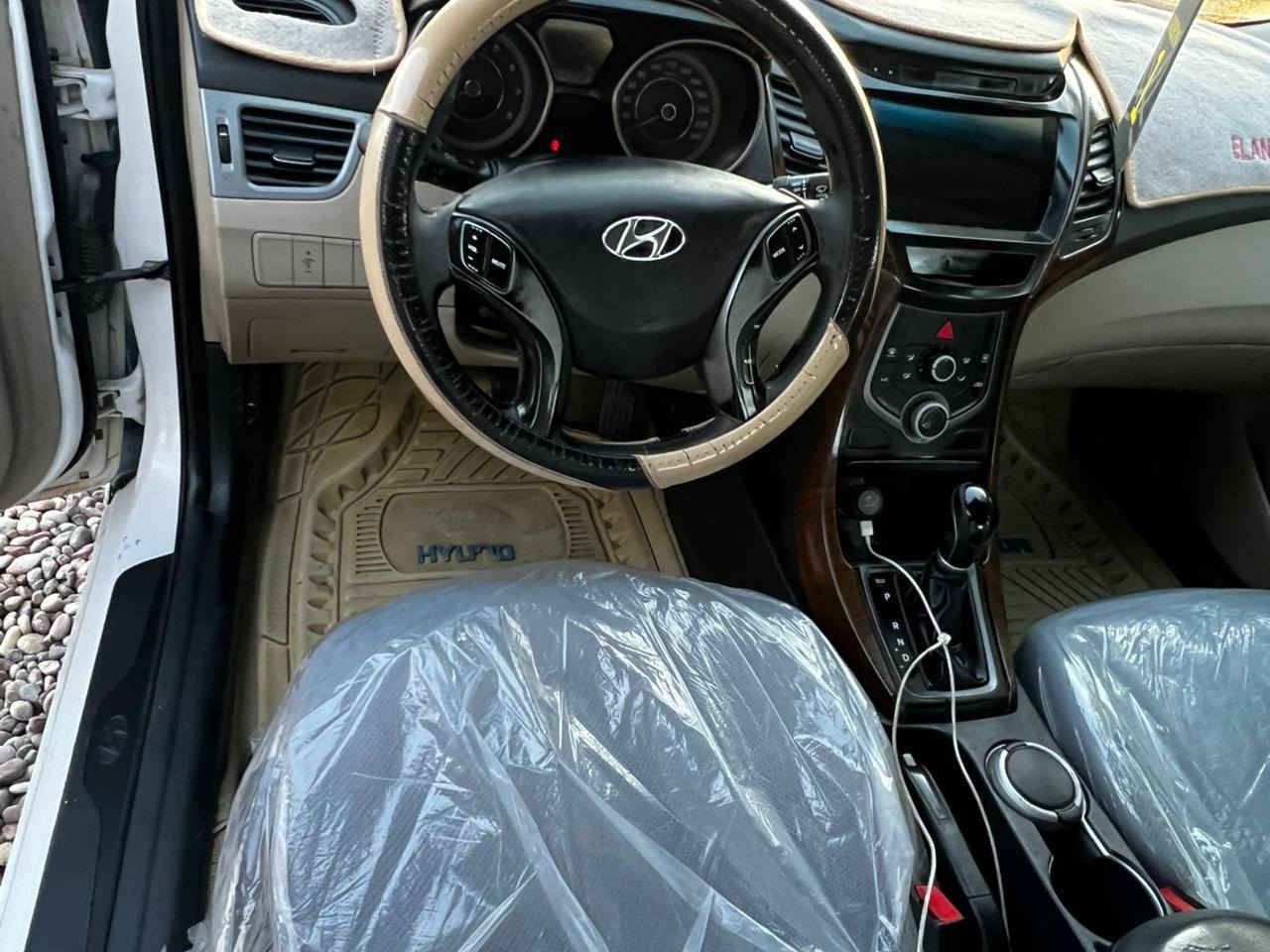 السلام عليكم 
(للبيع_فقط_اعتذر عن القسط!)

هونداي النترا  2015
وارد خليجي فول مواصفات عدا البصمه
كفاله عامه من ضربه وتبديل وصبغ عدا البارد الي مذكور  بالسونار

محرك حجم ١٨٠٠ شرط
كير AT شرط
تخم تاير جديد 
صدر خلفي امامي جديد
تخم تاير خلفي امامي جديد
غرفه جديده 
رقم وسنويه دولي رقم بصره مشروع وطني باسمي شرط التحويل 
قطعتين تبريد
فتحه سقف
مري شفط 
اشاير بل مري 
تحكمات ستيرن 
مودات قياده 
تدفئه تبريد فول شرط 
السعر (127) وبيها مجال شي قليل 
الشراي يتصل 

***********
