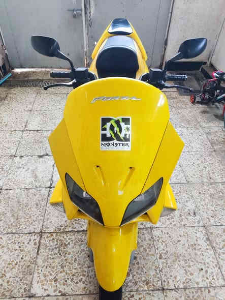 سلام عليكم فورزه 06 امزوده ابلادي بجم  بومه دراجه  رنبه  امزوده ابلادي  بيه وجه بومه و لايتات زنونن
استار نيكل حساس 
كهرباء كلهه شغاله 
ماشيه 18 حقيقي
لون مميز 💛
صرنصا رياضي كلش حلو صوتهه 
اواقه بيهه 
 دراجه كفاله عامه جيب فيتر وفحص 
سعرهه 1200 مكانه بغداد الحسينيه شراي اتصل ***********
