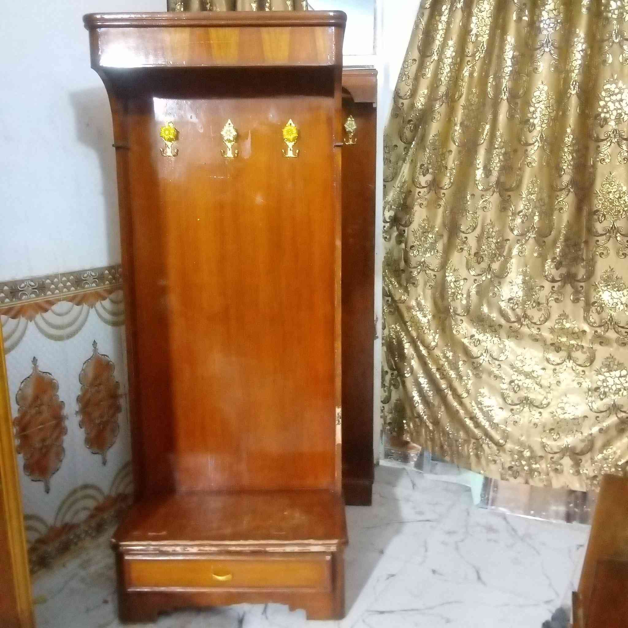 غرفه البيع كامله ***********ابو غريب الشهداء السعر 500بيه مجال
