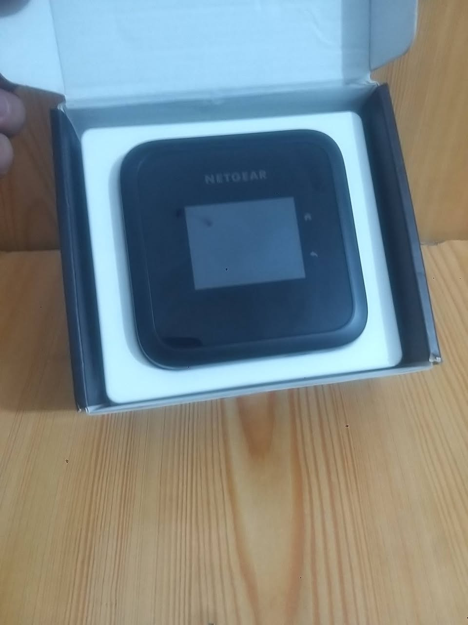 راوتر  نتكير M6  للبيع
ألنسخه العالميه 

مستعمل بالكارتون _ نظافه  95 %

 5G

 +4G 

Wi fi 6

مفتوح رسمي لجميع ألشبكات 

أسيا __زين ___ كورك _ يعمل دولي 

كات  20

يدمج باندات  تلقائي 

منفذ لان   1  كيكا 

منفذين للأنتنا الخارجيه  ts9 

ألسعر    ٤٧٥  ألف 

متوفر توصيل لكل محافظات العراق 

واتساب   ***********
