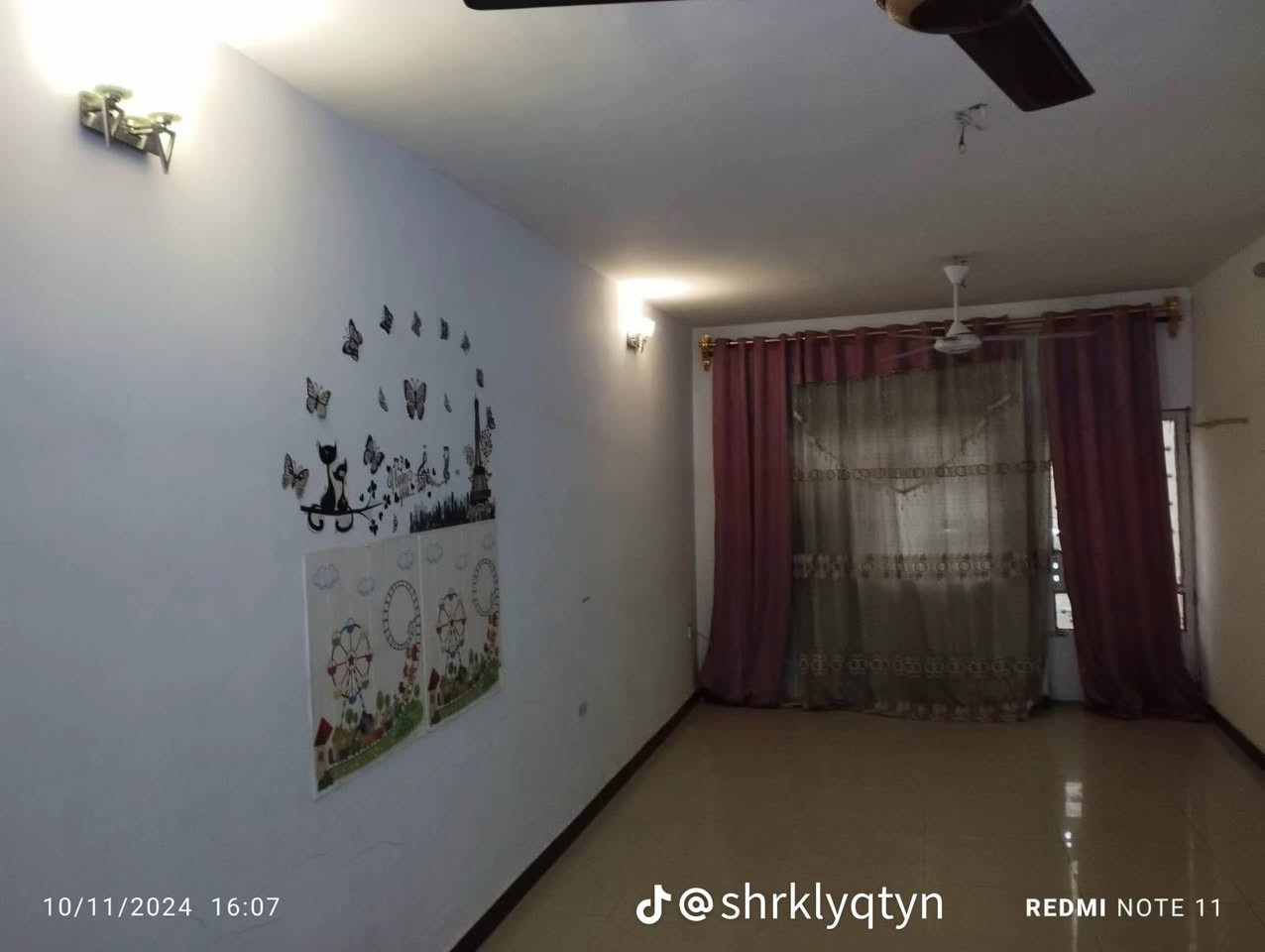 بيت للبيع طابو ملك صرف مساحة 200 متر واجهة 10 نزال عشرين بناء الفينات ترميم 2020 ارضيات بورسلين مسلح ، الطابق الارضي استقبال كبير وغرقة ملحق بالاستقبال ومطبخين حار وبارد وحمامين شرقي وغربي وترك خلفي .
الطابق الاول ثلاث غرف نوم ومطبخ وحمام غربي مشترك .
سطحين والكبير مغلف ايزوكام .
تانكيات ابو الالف اثنين وبواري مياة جديدة الامل الشريف والكهربائيات سعودي .
يباع كاملا ..مع كامل الصحيات والكهربائيات .
العنوان شهداء البياع ، الرفاق ، خلف مدرسة التنمية الدولية الصينية الجديدة ، شارع المدارس خلف اسواق زيتونة .
على طابو العامرية ملك بأسمنا .
السعر 325 مليون وبيه مجال ، الاتصال بعد الساعة 4 عصرا 
هاتف ***********
