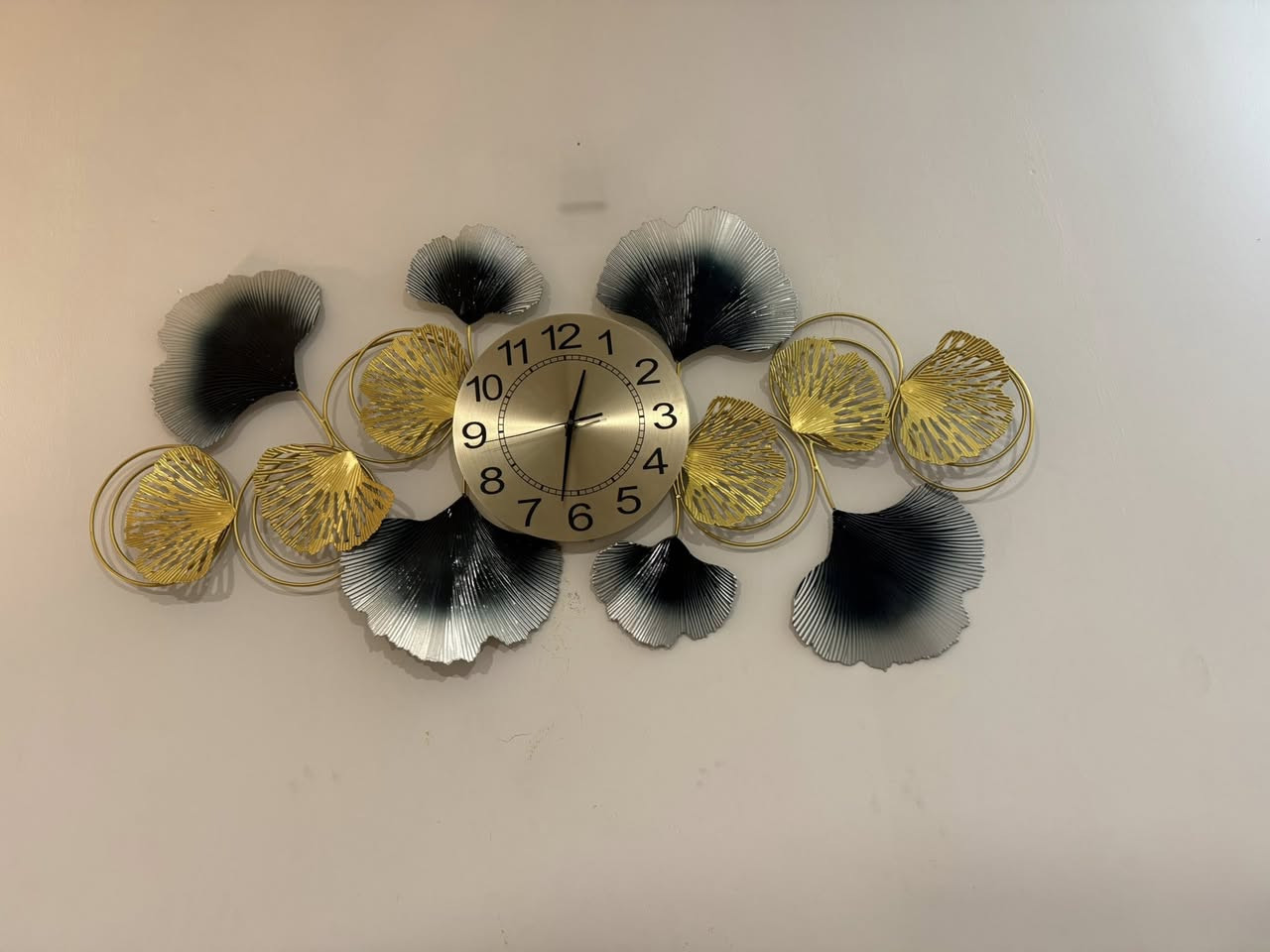 السلام عليكم 
طخم للبيع نظيف كلش وقليل مستعمل 
مع سيت طبله وسطيه طبلات مدرج مع ميز تلفزيون
مخفوره 2 ونص *3 ونص 
ساعه معدن
تيبلامب 
الاسعار خاص الاتصال على الرقم واتساب 
***********
