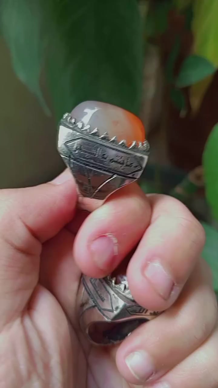 ✨🔥 مكملين معكم بسلسلة عروض العيد 🔥✨
💍 خاتم صياغة يدوية مميز
📿 منقوش بآية قرآنية:
"ما جئتم به من سحر فإن الله سيبطله"
✨ مرصّع بحجر عقيق كبدي فاخر
💎 تصميم فريد مكوّن من قطعتين بحجرين مختلفين
✨ فضة عيار 925 بختم رسمي
👑 قطعة أكابرية فخمة تليق بالذوق الرفيع
🎁 ومبارك سلفاً لصاحب النصيب 🤍✨
📍 التواجد: جرمانا – ساحة الكرامة
🚚 الشحن متوفر بعد العيد بإذن الله
📞 للاستفسار: 0984806548
#عروض_العيد #خواتم #فضة925 #عقيق #صياغة_يدوية #جرمانا #سوريا #اكسسوارات #هدايا #فخامة #ستايل #تسوق #عيد


**إذا كنت صاحب هذا الإعلان وتريد حذفه لأي سبب، رجاءا أرسل رسالة إلى الدعم الفني**