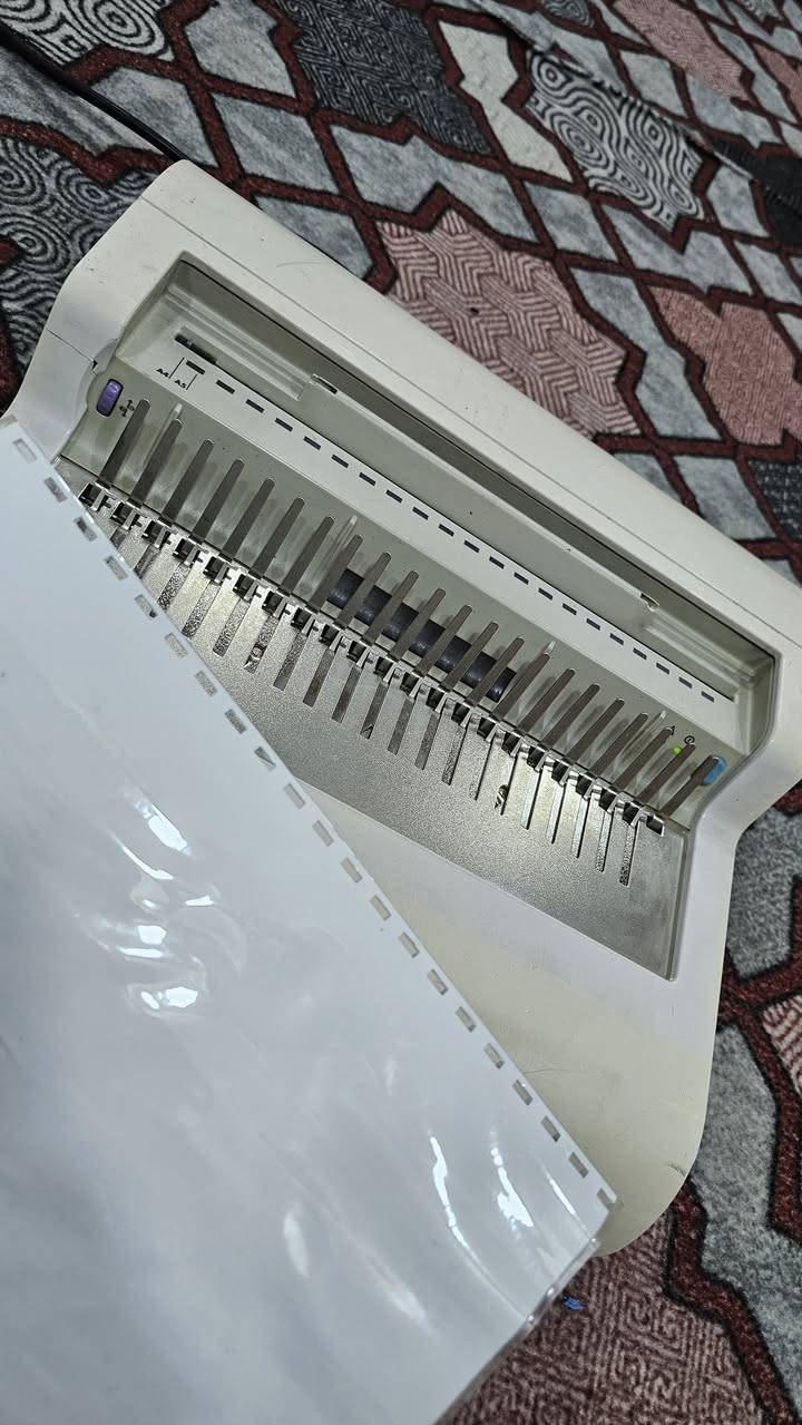 جهاز سبايرول كهربائي 
مستخدم نظيف ضمان الشغل 
يثقب ١٠ طبيعي 
السعر  ٤٥ توصيل متوفر لكل المحافظات 
***********
