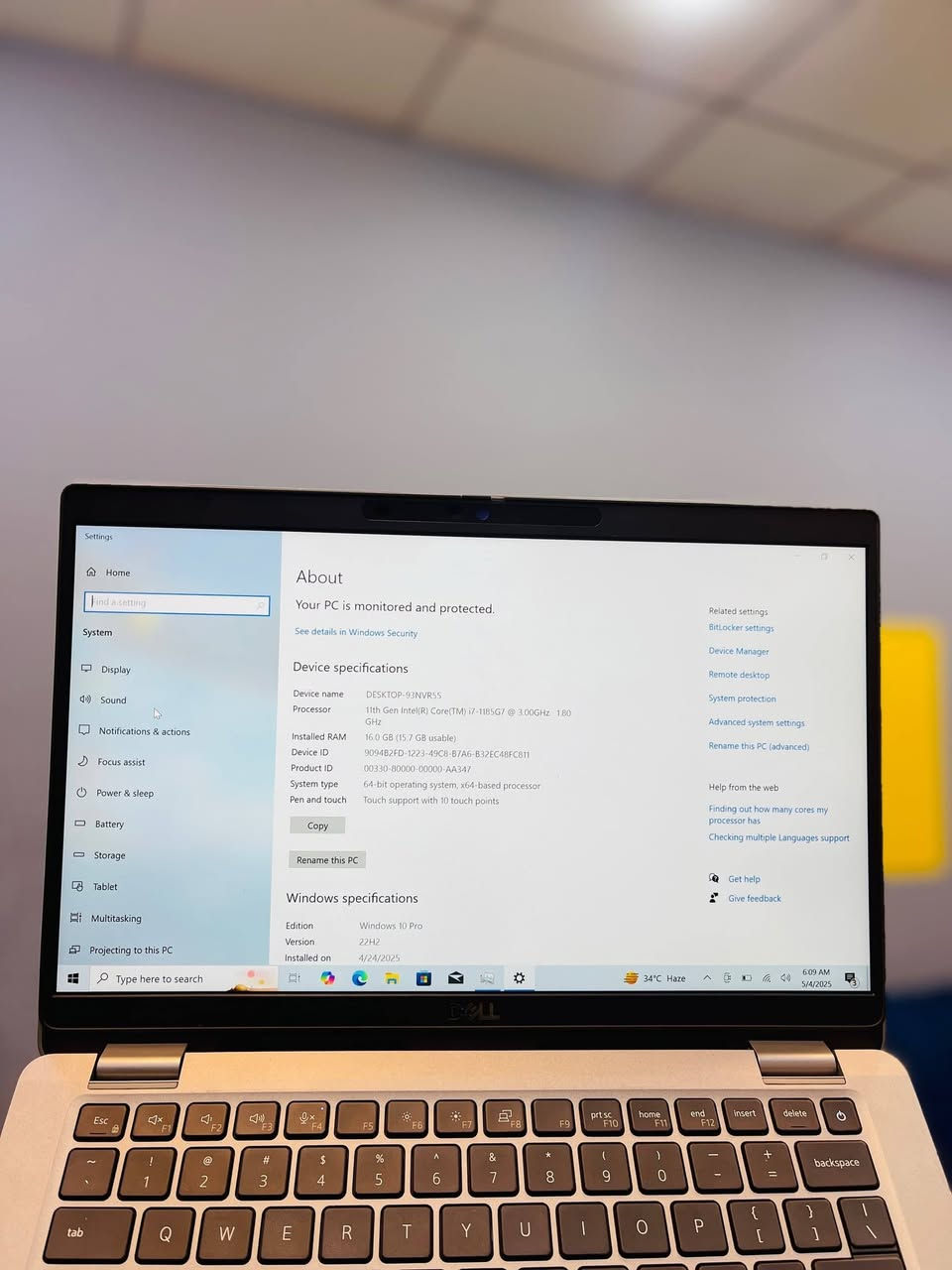 💻 Dell Latitude 5320 – Core i7 (الجيل 11)
🔹 المعالج: i7 – الجيل الحادي عشر
🔹 الرام: 16GB
🔹 التخزين: 256GB SSD
🔹 الشاشة: 13.3 إنج – FHD – لمس
🔹 الوضعيات: قلاب 360° (لابتوب + تابلت)
🔹 كرت الشاشة: داخلي 8GB

✨ الحالة: نظافة عالية

 ⚜️ مفيد في الدراسة والشغل والاكسل والاوفيس والتصفح الطويل وكذلك المونتاج والتصميم المتوسط . 

🎁 الهدايا المجانية:
🖱️ ماوس
🖱️ باد ماوس
🎒 حقيبة
🔌 شاحن أصلي
🔒 الضمان والخدمات:
🔍 فحص كامل قبل الإرسال
📦 فحص كامل قبل الدفع والاستلام
🛠️ ضمان 7 أيام استبدال عند وجود خلل مصنعي
🟢 جاهز للاستخدام المباشر
📍 الموقع: بغداد – الأمين الثانية
📱 للتواصل واتساب: [***********]

🚚 التوصيل متوفر إلى جميع المحافظات 🇮🇶
