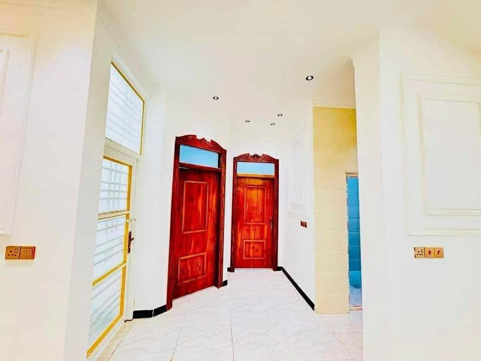 دار سكني #للبيع 
مساحته 200 متر
موقعه الديوانيه #التقيه_الثالثه
قرب مجسر المشاه قريب علشارع العام
براني 
صالة 
مطبخ 
غرفتين 
مجمع صحيات 
كراج حديقه

#السعر خاص

⚜️ للاستفسار مراجعة
   ((مـــكـــتـــب الــــتـــراث ))
⚜️الكائن في العروبه شارع سيد مكي 
⚜️ مقابيل اللجان الطبية 
—————————————-
☎️ /***********
