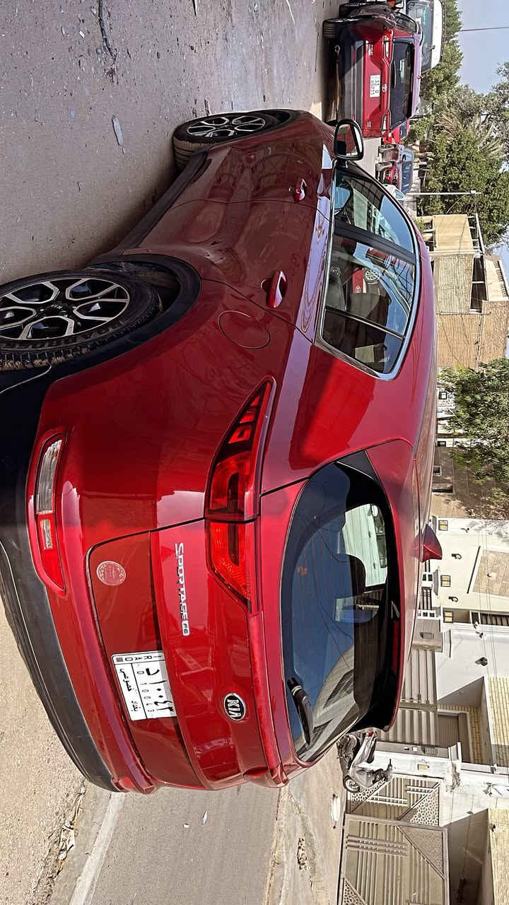 السلام عليكم للبيع سبورتج موديل 2019 وارد امريكي رقم بغداد باأسمي محرك 2400 Gdi ماشية 54 وقابله للزيادة سيارة نظيفة 
مواصفات عاديه
شاشة صغيره لمس 
كامرة دواره 
تحكمات فول
كروس مثبت سرعه 
شاشه لمعرفة اعطال السيارة
مانع تزحلق 
مانع انحدار 
حادثها جاملغ وبنيد 
تخم تايرات جديد وباتري جديد شادلهن
مكان السيارة بغداد شارع فلسطين
السعر 156 وبيها مجال
للاستفسار *********** وبي واتس اب هم
