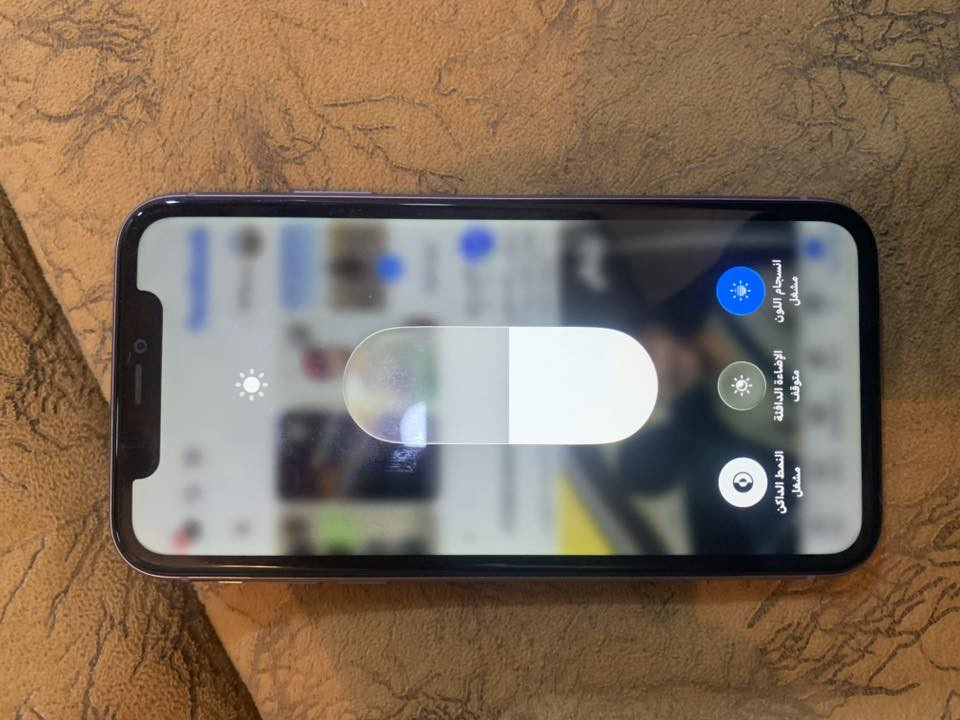 السلام عليكم 
ايفون 11عادي 
شاشة اصلية 
بطارية 100 مبدل 
السعر 160وبي مجال 
الرقم
 ***********
