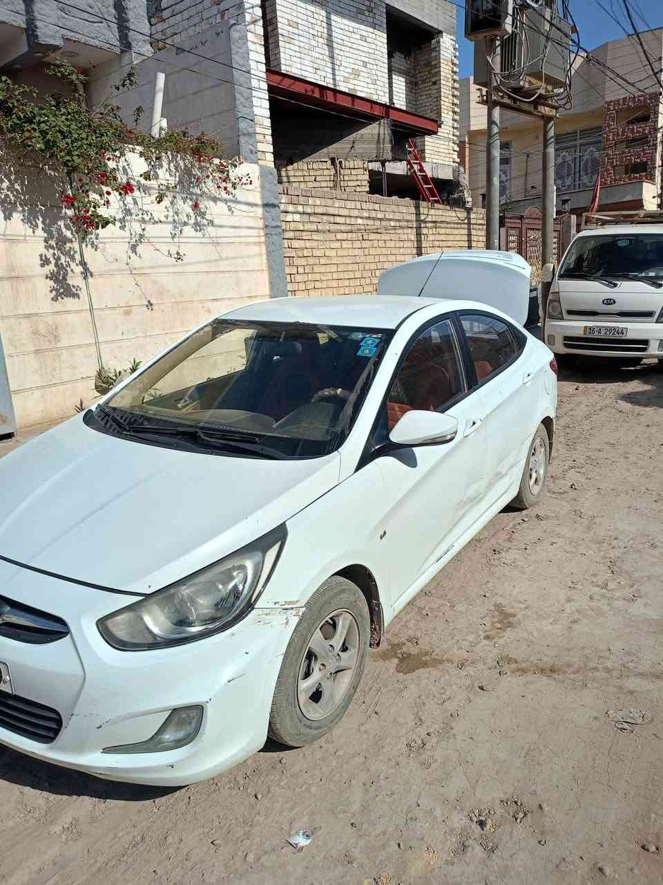 السلام عليكم اكسنت13 خليجي قطرتين للبيع محرك 1600 سنويه بسمي رقم بابل انكليزي هزه  جديده حله حي الصحه بالقرب من بيت المستشار الاتصال على الرقم *********** السعر 84 اوبي مجال
