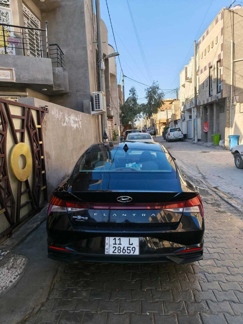 السلام عليكم سياره النترا امريكي موديل 23 محرك 2000 دوش سياره خير من الله ماشيه 42 حادثها بنيد معمر نفسه السعر 170 وبيها مجال بسيط 
العنوان بغداد الحرية شراي اتصل ***********
