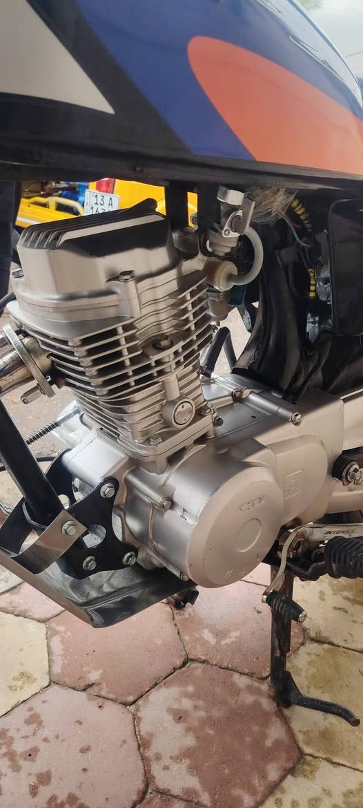 السلام عليكم
من رخصة الأدمن 
دراجة شلامجه بدون اوراق 
مكفولة من العشاير والسرقة والحادث
تعمير كله جديد 
الشاصي شلامجه الكصبه الرفيعه لا ملحوم ولا بي چوي
المكينه مامفتوحه 
السعر 800 
التواصل على الرقم *********** 
او على الخاص 
مامتواجد بالتعليقات
