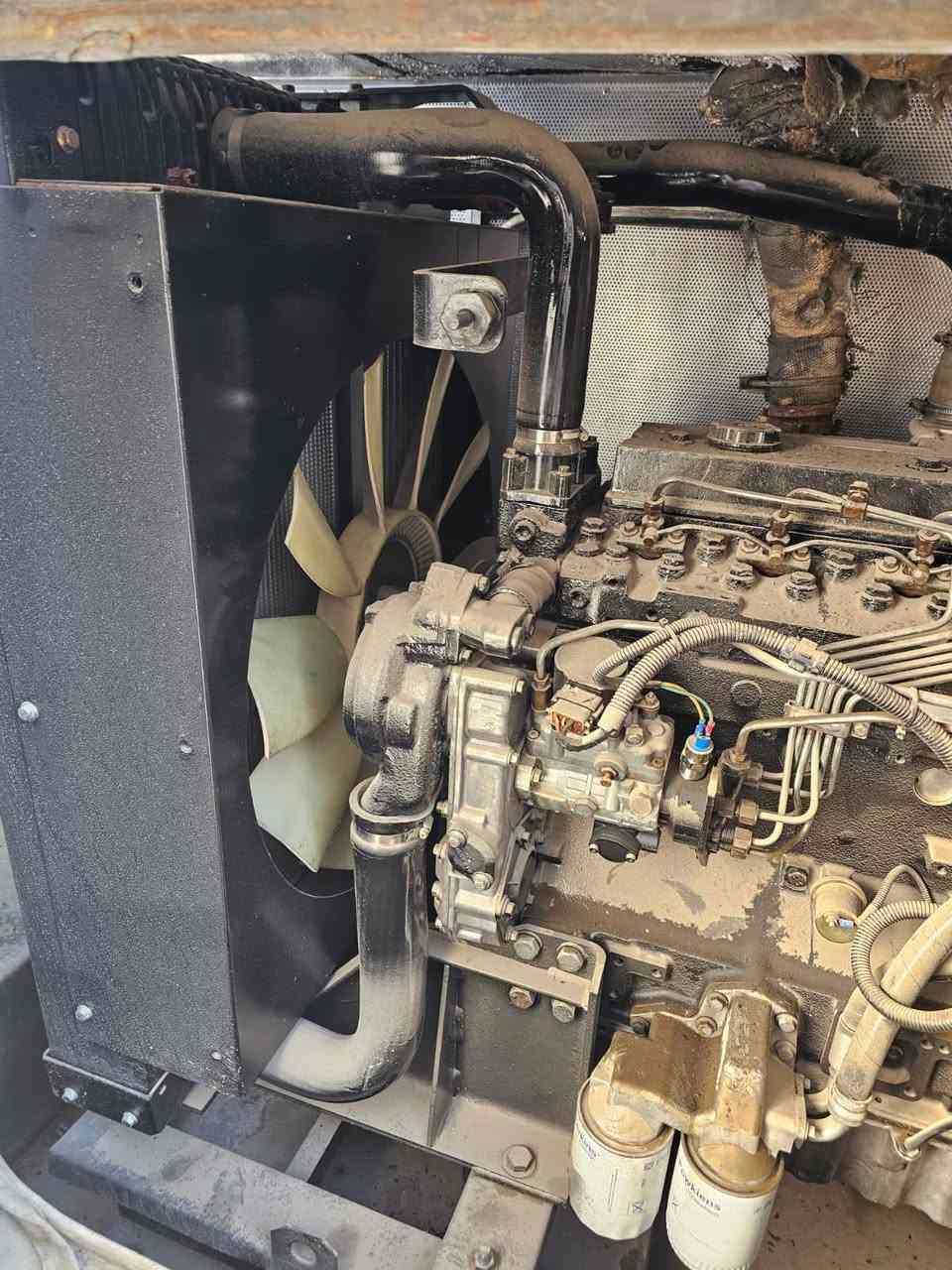 سلام عليكم ____ السعر     ٥٥ورقه 

للبيع مولده بيركنز انكليزي اصلي كاتم
 
١٥٠ كي في KVA  _ سته سلندر بلاديه

راس توليد ١٥٠ KVA  لوري سومر بلادي 
شاصي
العنوان مجمع مشن مقابيل شارع جاك عبود
***********
***********
