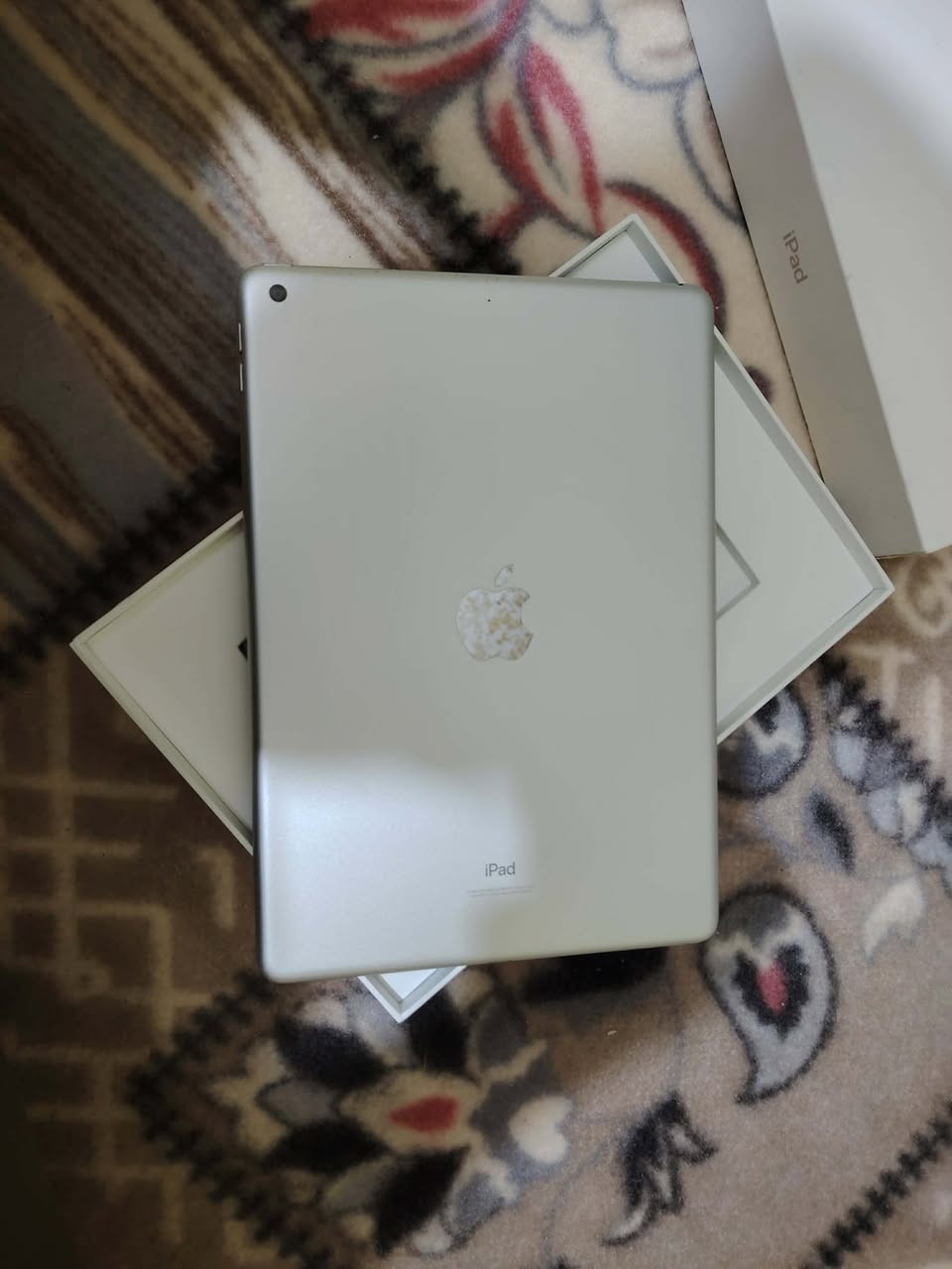 •ايباد جيل تاسع (iPad 9) نظافة 100%

•الذاكرة: 64 جيجا.

•الحالة: الجهاز بحالة الوكالة، ما مفتوح ولا داخل تصليح نهائياً.

•الملحقات: الكرتونة الأصلية.

•السعر: 240 ألف (وبي مجال طيب للشراي).

•المكان: ذي قار (الناصرية/سوق الشيوخ).

•للتواصل:خاص


**إذا كنت صاحب هذا الإعلان وتريد حذفه لأي سبب، رجاءا أرسل رسالة إلى الدعم الفني**