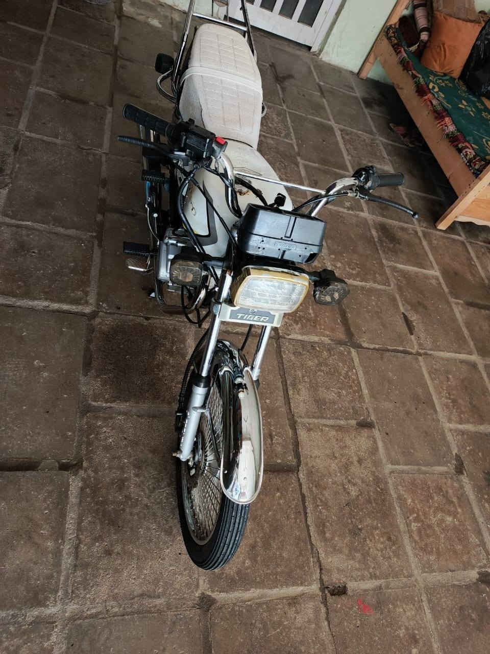 سلام عليكم اربعه كير تايكر أوراق سكنر مديل 2022 مكفوله كفالة عامه محرك برغي مامفتوح بي وبيهه تخم تاير جديد جوبلس كهربئيات كلها شغاله مابيه اي نقص دراجه جاهزه ومال جنيان مكانهه بديوانيه خاص ماجاوب ***********
