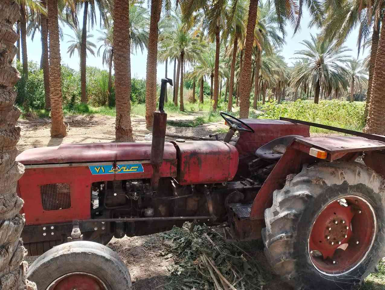 السلام عليكم للبيع مكينة عنتر 71موديل 84محرك كير هايدروليك مكفولات كهربائيات كاملة السعر 3ملايين وبيهة مجال مكان بابل مشروع المسيب  ***********
