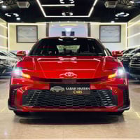 كامري 2025   SE / HEV   2000 mil ماشية   صبغ بابين و جامرلغ خلفي بدون ...