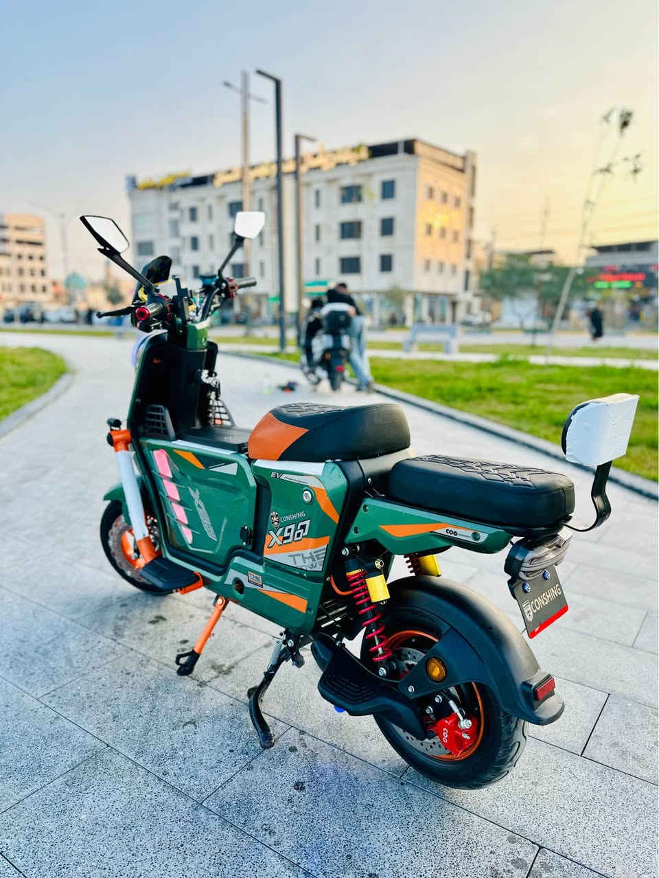 دراجه x900 للبيع بطارية ليثيوم 
2025 
اللون زيتوني
بيه درع صفحتين 
الدراجه جديده كلش حلوه ونضيفه 
تقريبن صارلة  3اشهر من اشتريتهه
وماطلع بيهه من البيت للمدرسه 
للمراوس عادي بس كون تعجبني 
تحتوي على بصمتين  
 السرعه الحقيقي75
شلعه قويه كلشش 
الدراجه حلوه وسريعه ومكفوله من كلشي 
 من الشخوط الضربه القويه
🔴ملاحضة 
:البطارية ليثيوم سعرهه 375 وبيهه وصل ضمان سنتين من الوكاله
وموجود وصل شراء و وصل ضمان سنتين من لوكاله يعني سنتين تمشي بيه مطمأن 
مشتريهه ب900 الف 
ورايدهه  750 الف وبيهه مجال للشراي
 
العنوان : البصرة ياسين خريبط 
الرقم : *********** البصرة, العراق
