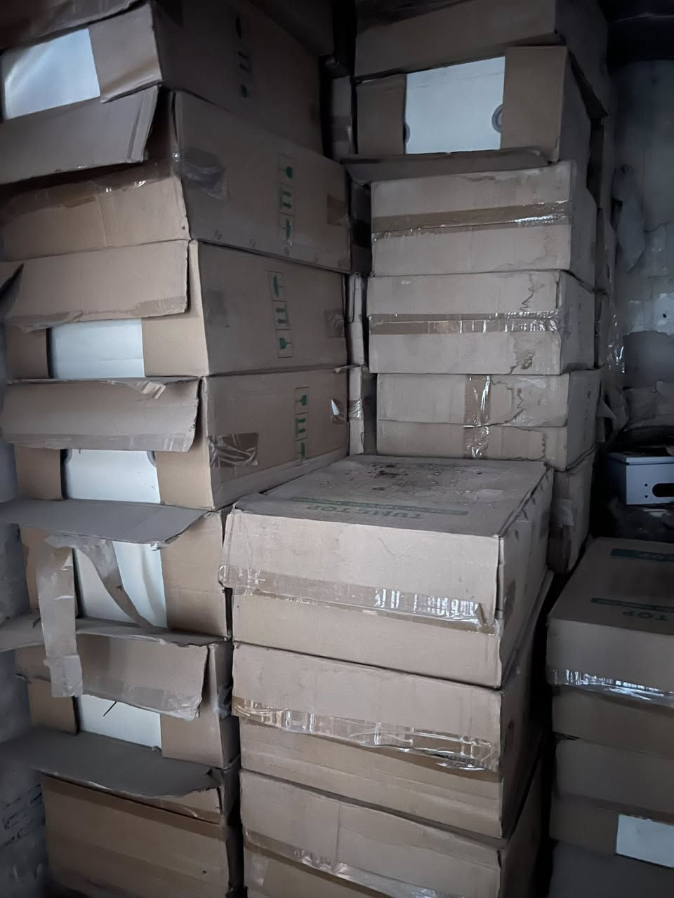 بورد قياس 40x50x20 فايبر كلاس مقاوم للحريق متوفر جامة وبدون ***********
