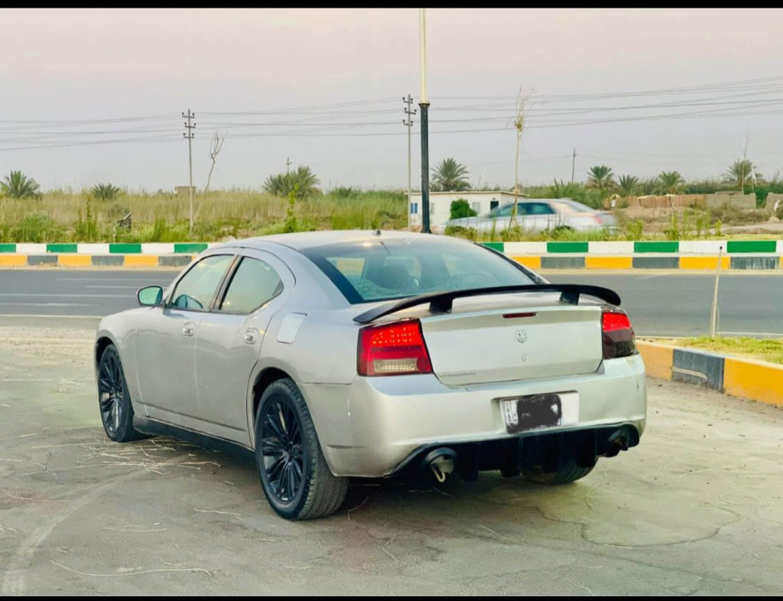 السلام عليكم….
جارجر 2010 متوم بغداد ارقام وسنويه اصليات  
السعر 35$ وبيها مجال 
مكينه وكير وكهربائيات وتبريد … الخ كله بشرط 
المكان ناصريه 
رقم الهاتف ***********
