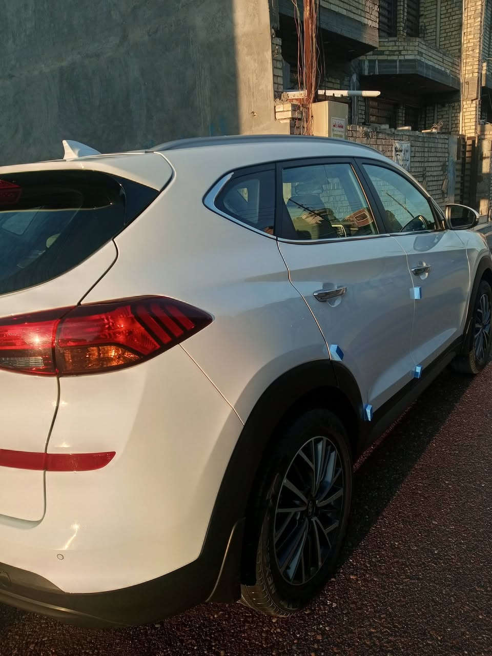 توسان 21 فول عدا الفتحه ماشيه 47الف بسمي ارضيه جلد ايطالي والبنيدوالجاملغات والدعاميه والمازدات مغلفه Ppf رقم جديد خليجي مكفوله *********** السعر 230بيها مجال للشراي
