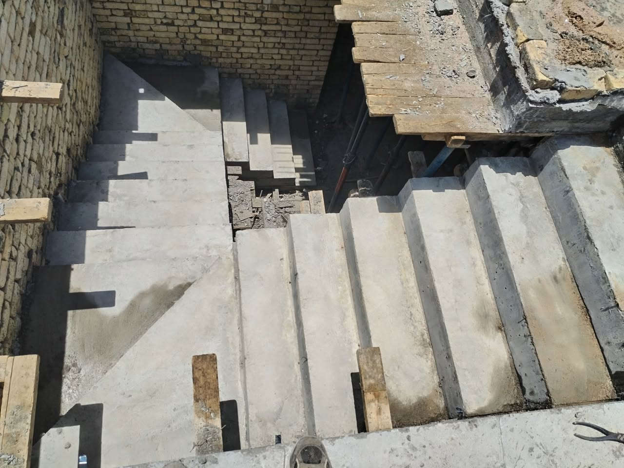 أحد أعمالنا لدار بمساحه ٢٢٠ متر مركز الناصريه اشراف وتنفيذ علي النجار وكادره المختص لنجاره والتسليح والصب ها ***********
