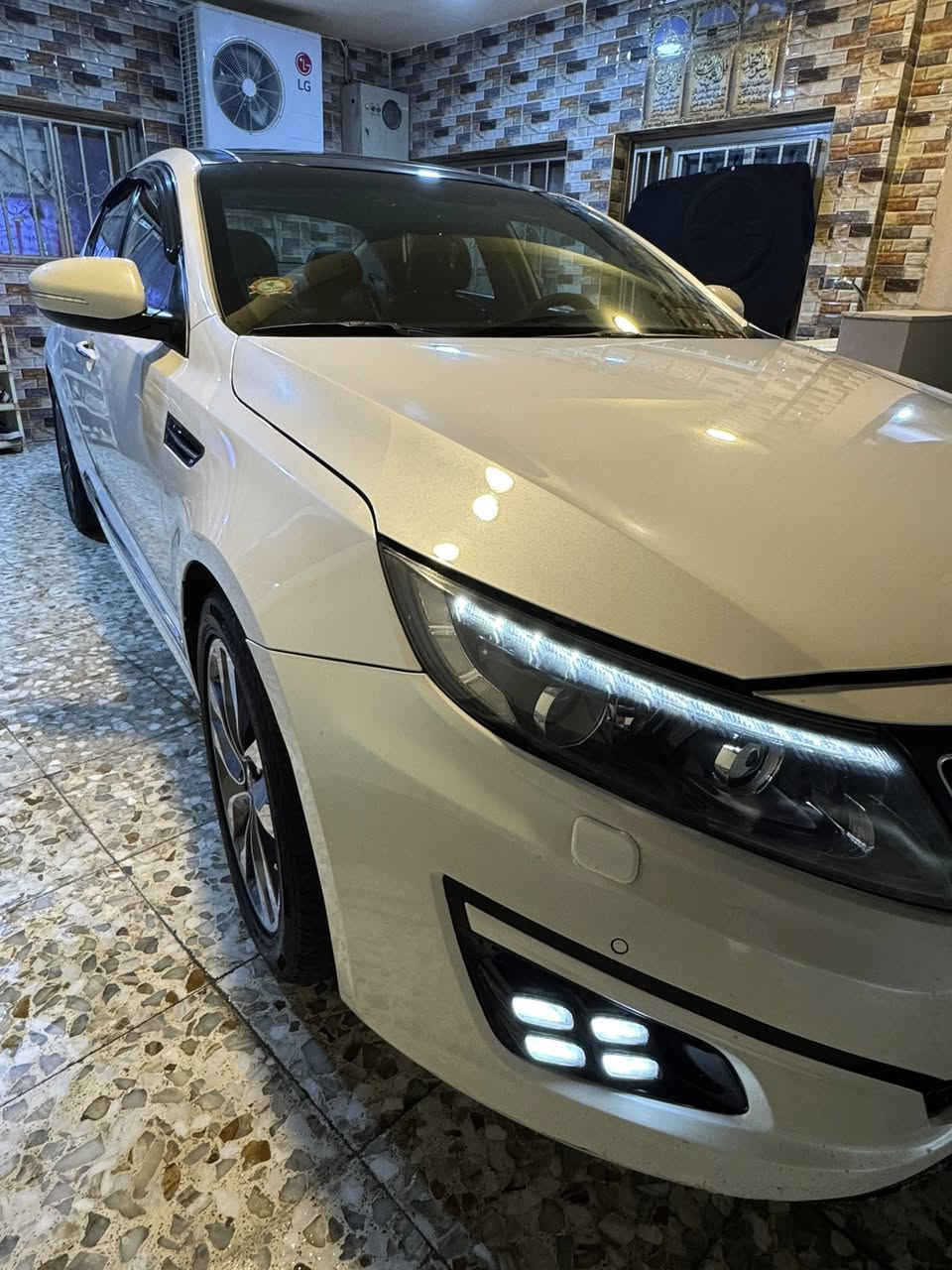 السلام عليكم ورحمة الله وبركاته 
اللهم صل على محمد وال محمد 
كيا أوبتما خليجي(VIP)للبيع 
🔶موديل2015
🔶ماشية(150) الف حقيقي قابل للزيادة 
🔶بصمة قفل وفتح وتشغيل
🔶كشن جلد تحكم كهرباء
🔶كشن السائق +الراكب تدفئة وتبريد 
🔶كشن السائق خزن وضعيات القيادة 
🔶تبريد بيانو قطعتين 
🔶فول تحكم ستيرن 
🔶سقف بنروما 
🔶نظام تقليل صرف الوقود(eco)
🔶نظام صوتي انفنتي 8 سماعات
🔶لايت زنون عالي ناصي +عدسة متحركة 
🔶انارة جانبية مع فرة الاستيرن 
🔶انارة ترحيب
🔶زراك لايت 
🔶محرك 2400 دوش مكفول
🔶كير 6 نمر مكفول
🔶تبريد ثلج
🔶تخم تاير 
🔶صدر 70‎%‎
🔶باتري+ قاعدة فيت بم جديدة  
🔶رقم بغداد  بأسمي مشروع وطني  
🔴السيارة مكفولة كفالة عامة على وضع الشركة عدى شبر بارد فقط 
🔴السعر 167 وبيهة مجال للطيبين 
🔴بغداد البياع /***********
